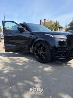 2019 Range Rover Velar P300 R-Dynamic HSE 4WD Recently had full service