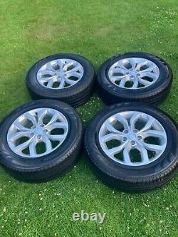 Genuine Land Rover Discovery Range Rover Sport Vogue Alloy Wheels Pirelli Tyres