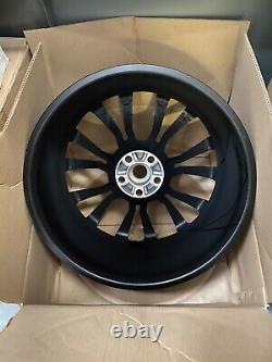 Genuine Urban 22 Phoenix Alloy Wheel. Range Rover Sport Discovery 4/5